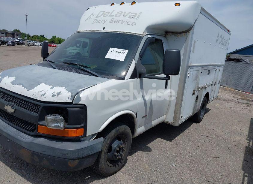 Photo 2 of 2006 Chevrolet Express CUTAWAY WORK VAN (VIN 1GBHG312661164831)