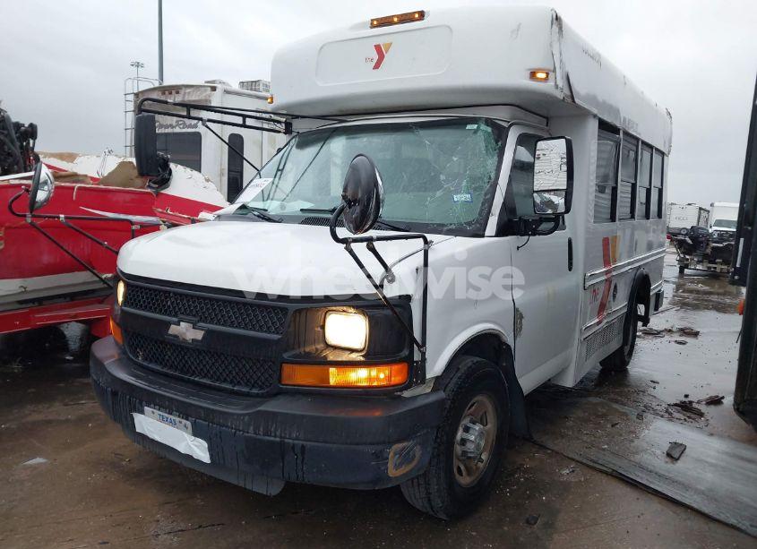 Photo 2 of 2009 Collins G33503 N/A (VIN 1GBHG31C991120237)