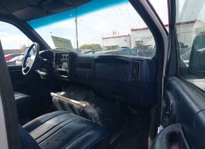 Photo 5 of 1997 Chevrolet Cutaway COMMERCIAL (VIN 1GBHG31F8V1082200)