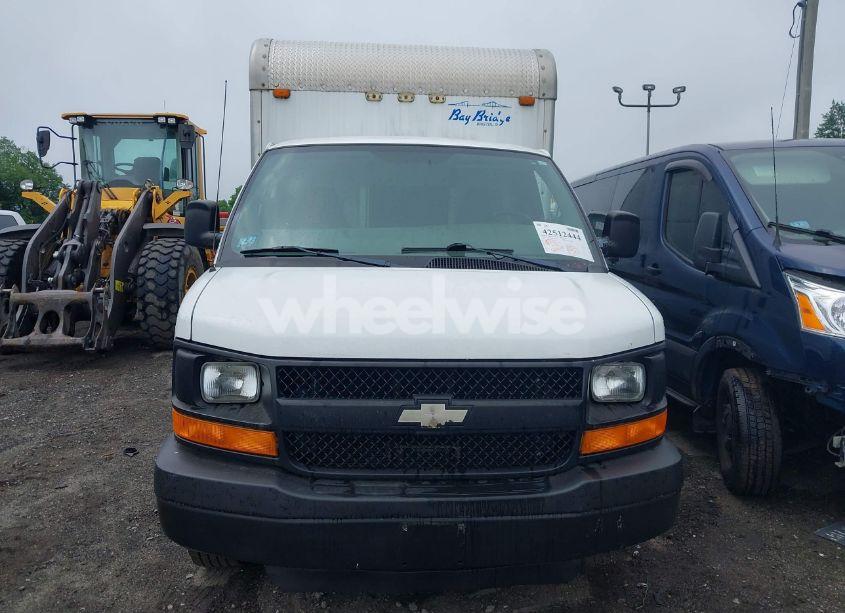 Photo 12 of 2008 Chevrolet Express CUTAWAY WORK VAN (VIN 1GBHG31K481201569)