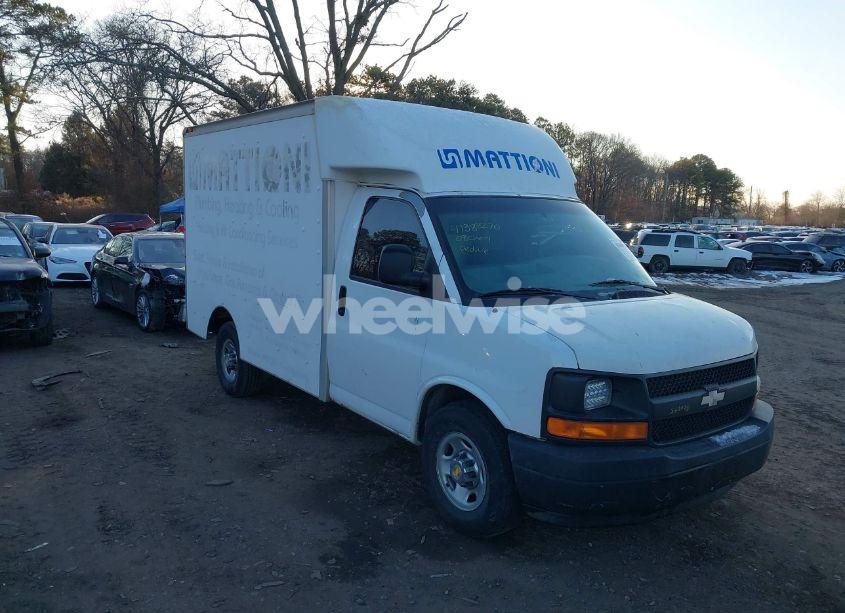 2008 Chevrolet Express CUTAWAY WORK VAN (VIN 1GBHG31KX81136517) main photo