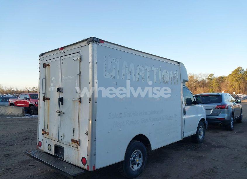 Photo 4 of 2008 Chevrolet Express CUTAWAY WORK VAN (VIN 1GBHG31KX81136517)