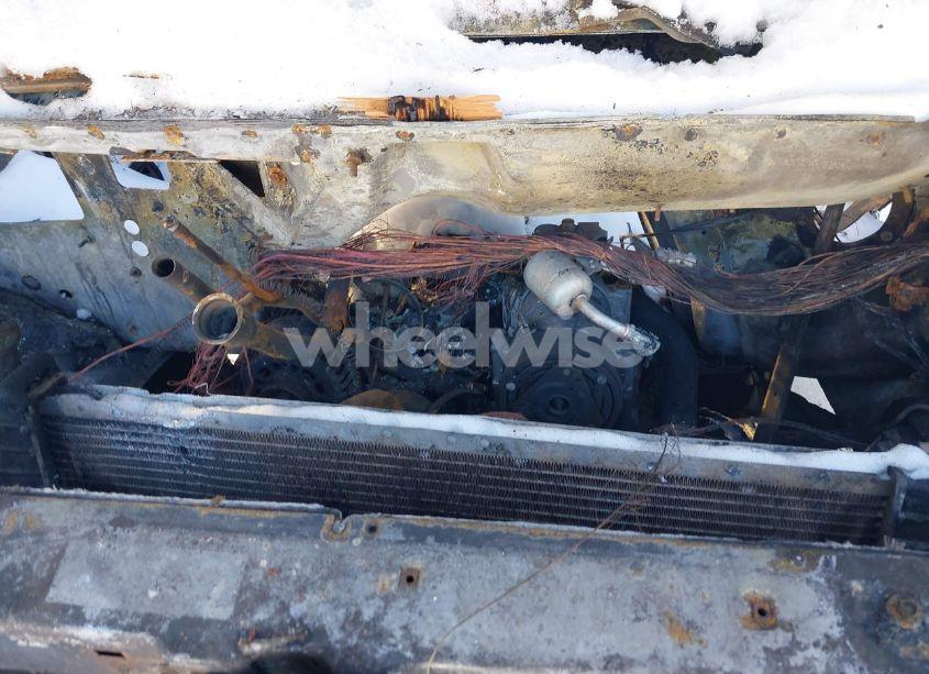 Photo 10 of 2001 Chevrolet Express COMM CUTAWAY (VIN 1GBHG31R211110691)