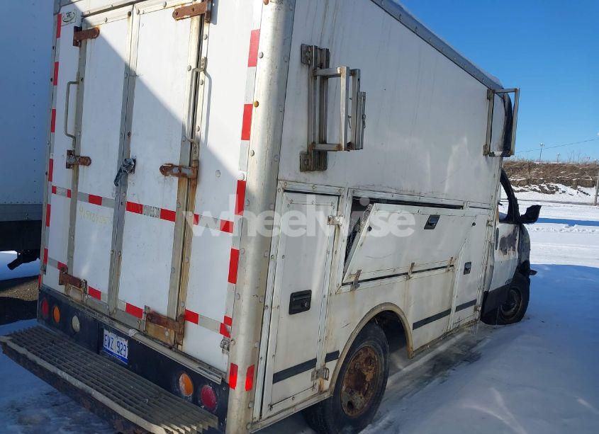 Photo 4 of 2001 Chevrolet Express COMM CUTAWAY (VIN 1GBHG31R211110691)