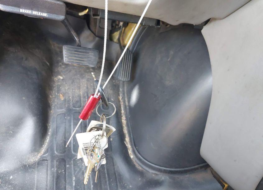 Photo 10 of 2001 Chevrolet Express COMM CUTAWAY (VIN 1GBHG31R311166767)