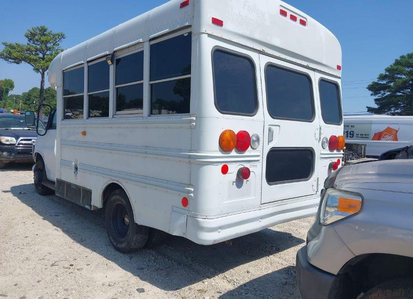 Photo 3 of 2001 Chevrolet Express COMM CUTAWAY (VIN 1GBHG31R311166767)