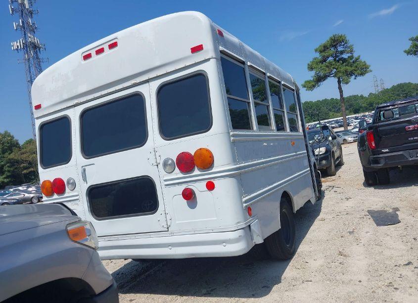 Photo 4 of 2001 Chevrolet Express COMM CUTAWAY (VIN 1GBHG31R311166767)
