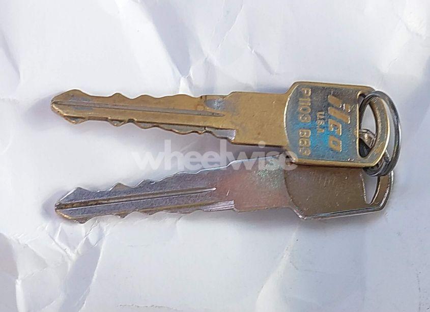 Photo 10 of 1996 Chevrolet G30 (VIN 1GBHG31R3T1031002)