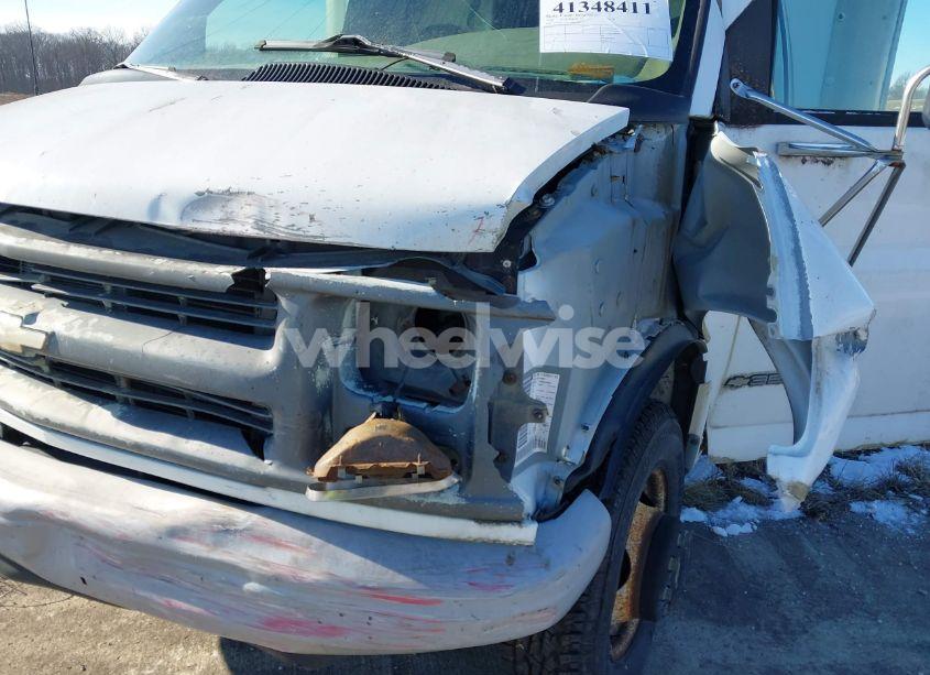 Photo 11 of 1996 Chevrolet G30 (VIN 1GBHG31R3T1031002)