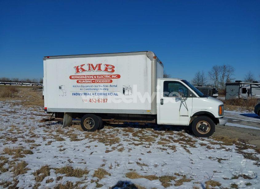 Photo 13 of 1996 Chevrolet G30 (VIN 1GBHG31R3T1031002)