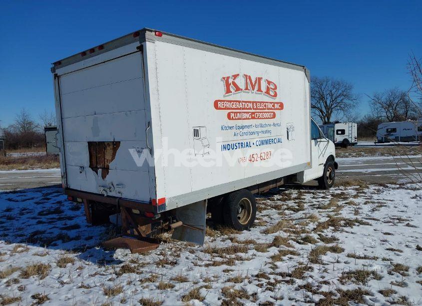 Photo 4 of 1996 Chevrolet G30 (VIN 1GBHG31R3T1031002)