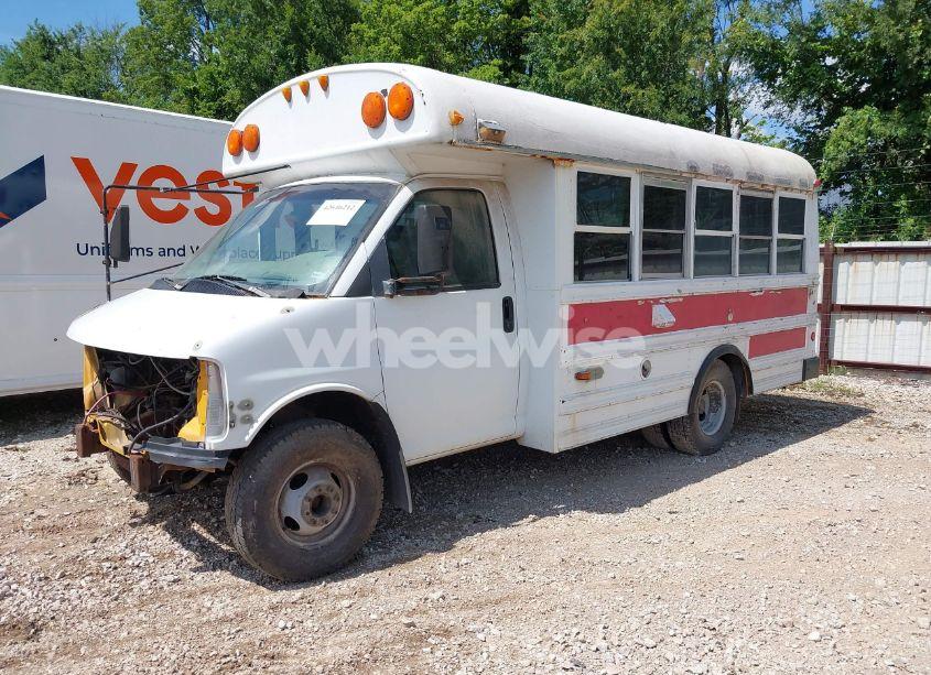 Photo 2 of 1998 Chevrolet Cutaway COMMERCIAL (VIN 1GBHG31R7W1090011)