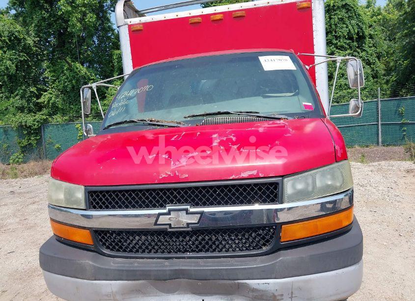 Photo 11 of 2004 Chevrolet Express CUTAWAY (VIN 1GBHG31U241108562)