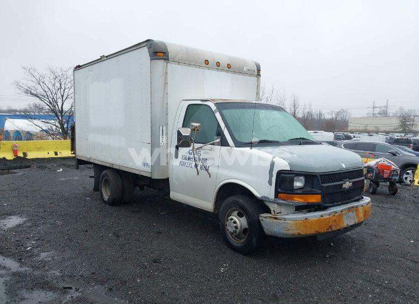 2006 Chevrolet Express CUTAWAY WORK VAN (VIN 1GBHG31U261106166) main photo