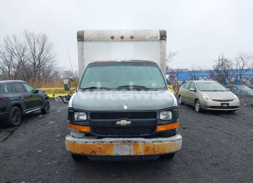 Photo 13 of 2006 Chevrolet Express CUTAWAY WORK VAN (VIN 1GBHG31U261106166)
