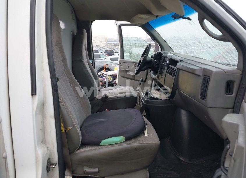 Photo 7 of 2006 Chevrolet Express CUTAWAY WORK VAN (VIN 1GBHG31U261106166)