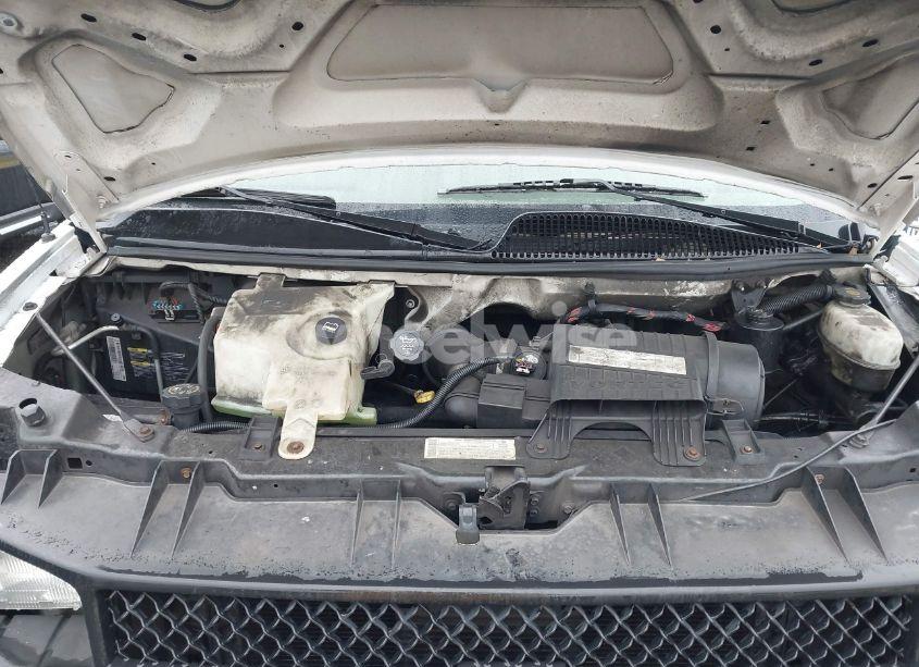 Photo 9 of 2006 Chevrolet Express CUTAWAY WORK VAN (VIN 1GBHG31U261106166)