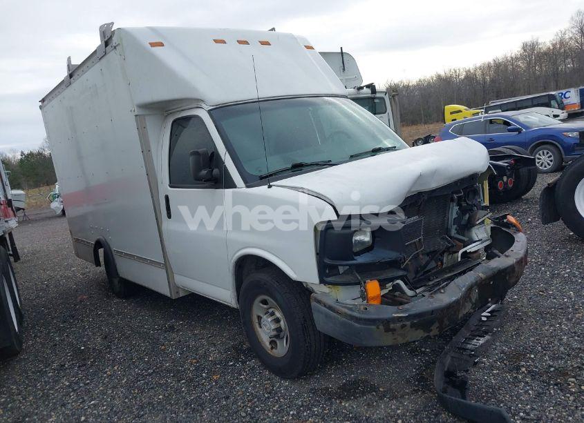 2007 Chevrolet Express CUTAWAY WORK VAN (VIN 1GBHG31U371188877) main photo