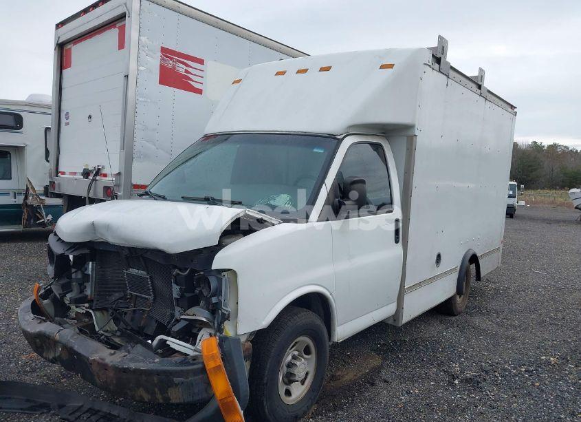 Photo 2 of 2007 Chevrolet Express CUTAWAY WORK VAN (VIN 1GBHG31U371188877)