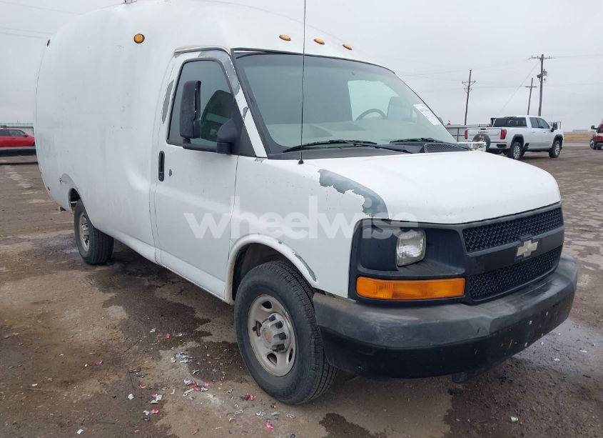 2005 Chevrolet Express CUTAWAY (VIN 1GBHG31U451164309) main photo
