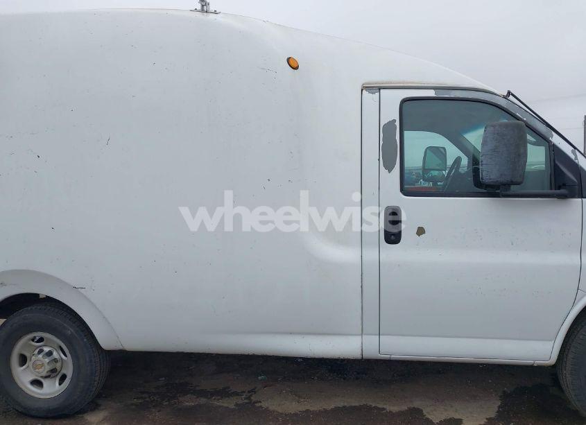 Photo 14 of 2005 Chevrolet Express CUTAWAY (VIN 1GBHG31U451164309)