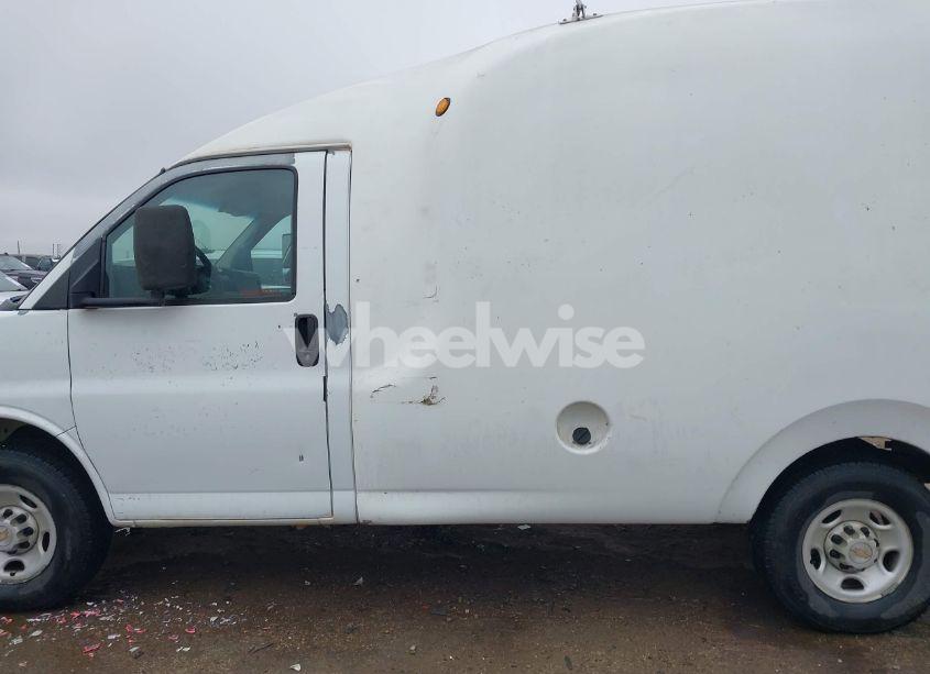 Photo 15 of 2005 Chevrolet Express CUTAWAY (VIN 1GBHG31U451164309)
