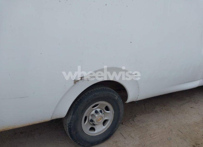 Photo 17 of 2005 Chevrolet Express CUTAWAY (VIN 1GBHG31U451164309)