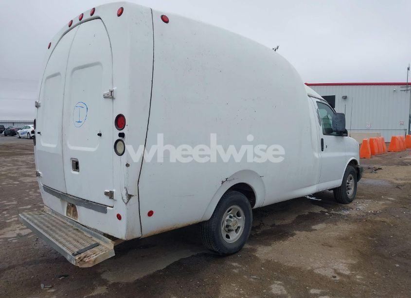 Photo 4 of 2005 Chevrolet Express CUTAWAY (VIN 1GBHG31U451164309)
