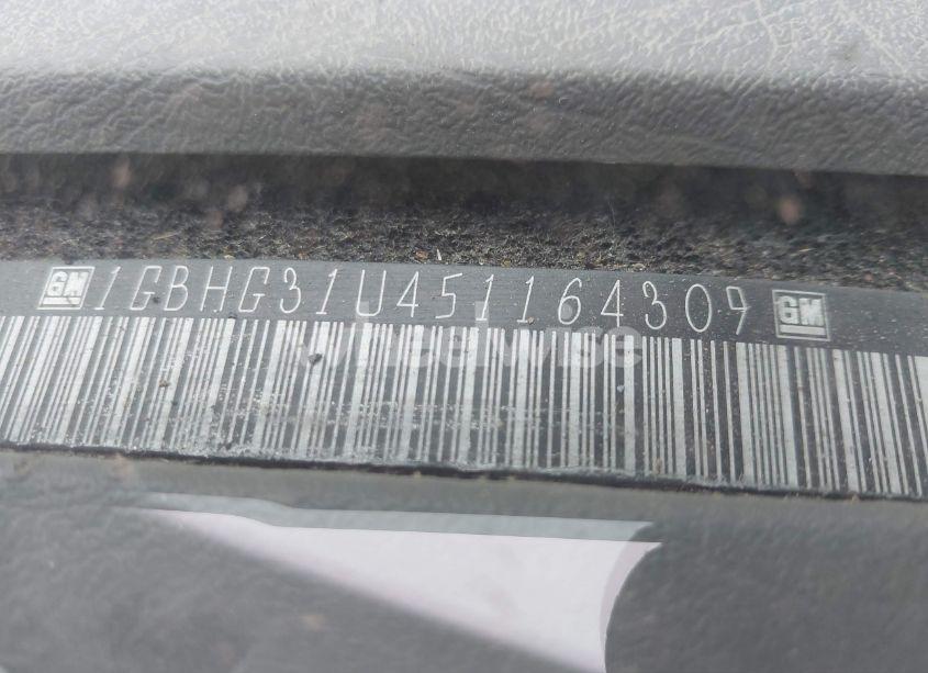 Photo 8 of 2005 Chevrolet Express CUTAWAY (VIN 1GBHG31U451164309)