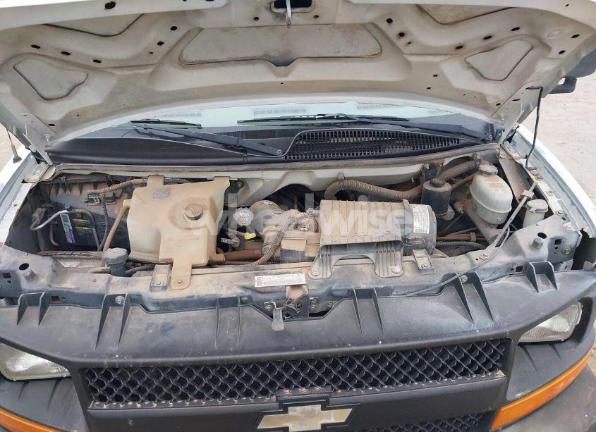 Photo 9 of 2005 Chevrolet Express CUTAWAY (VIN 1GBHG31U451164309)