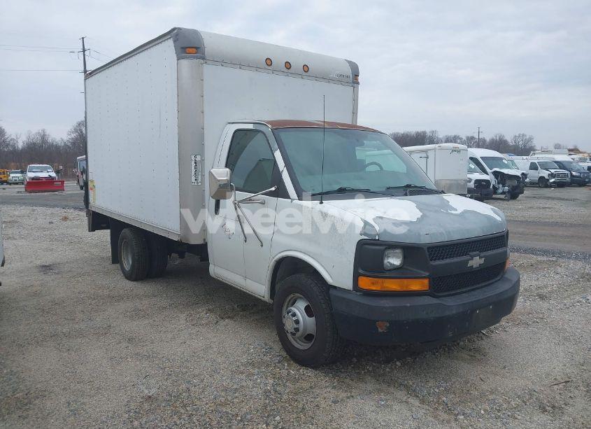 2006 Chevrolet Express CUTAWAY WORK VAN (VIN 1GBHG31U661248455) main photo