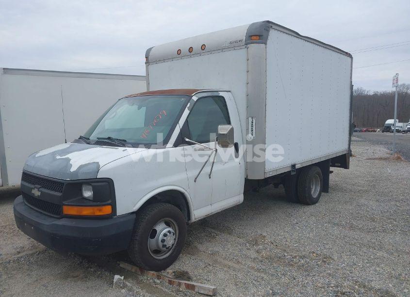 Photo 2 of 2006 Chevrolet Express CUTAWAY WORK VAN (VIN 1GBHG31U661248455)