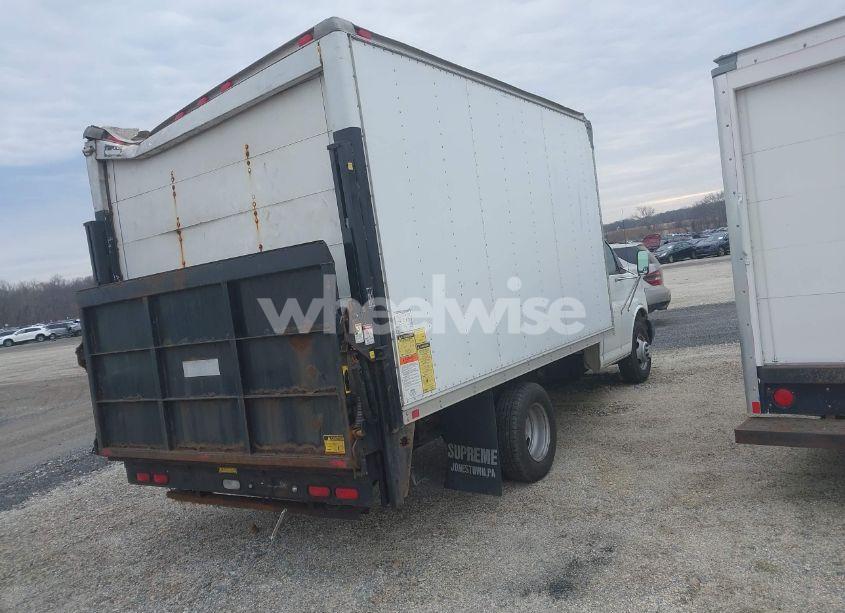 Photo 4 of 2006 Chevrolet Express CUTAWAY WORK VAN (VIN 1GBHG31U661248455)