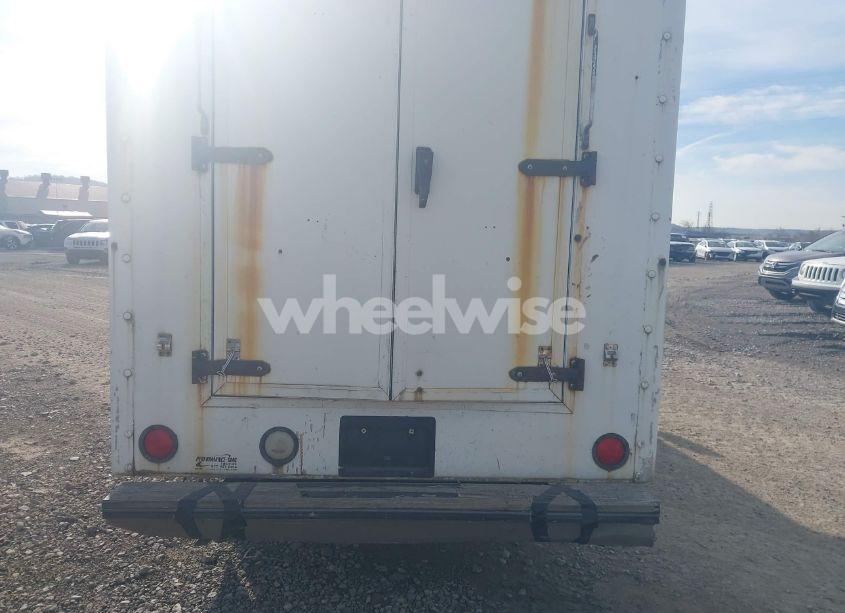 Photo 11 of 2006 Chevrolet Express CUTAWAY WORK VAN (VIN 1GBHG31U761159882)