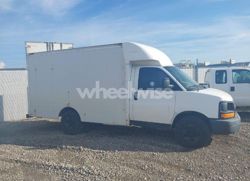 Photo 13 of 2006 Chevrolet Express CUTAWAY WORK VAN (VIN 1GBHG31U761159882)