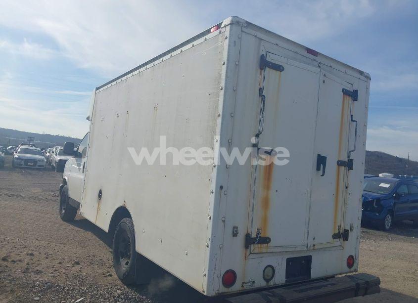 Photo 3 of 2006 Chevrolet Express CUTAWAY WORK VAN (VIN 1GBHG31U761159882)