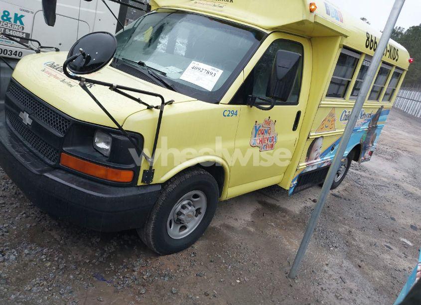 Photo 2 of 2004 Chevrolet Corbett EXPRESS CUTAWAY (VIN 1GBHG31V541169817)