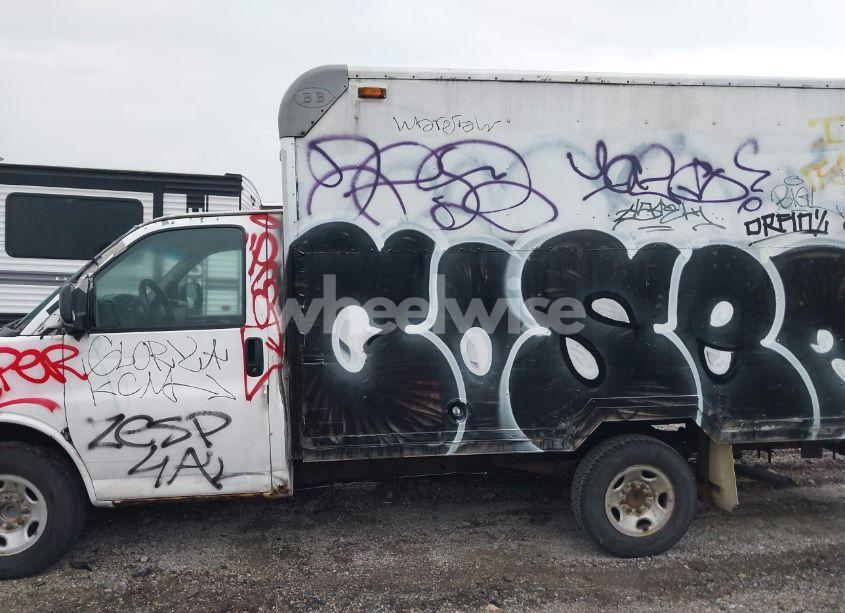 Photo 14 of 2005 Chevrolet Express CUTAWAY (VIN 1GBHG31V751107997)