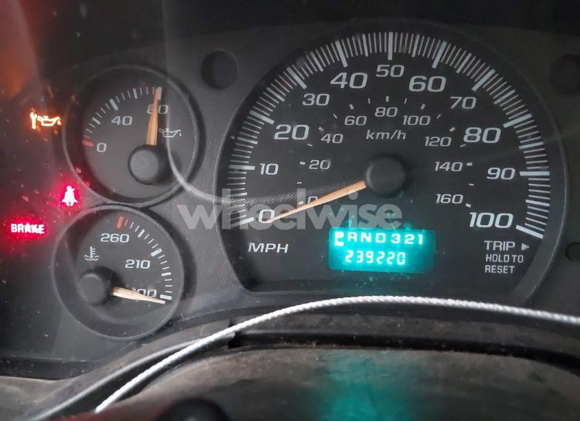 Photo 5 of 2005 Chevrolet Express CUTAWAY (VIN 1GBHG31V751107997)