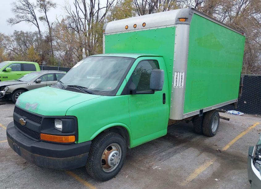 Photo 2 of 2007 Chevrolet Express CUTAWAY WORK VAN (VIN 1GBHG31VX71181787)