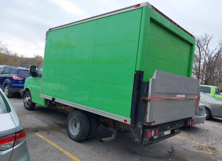 Photo 3 of 2007 Chevrolet Express CUTAWAY WORK VAN (VIN 1GBHG31VX71181787)