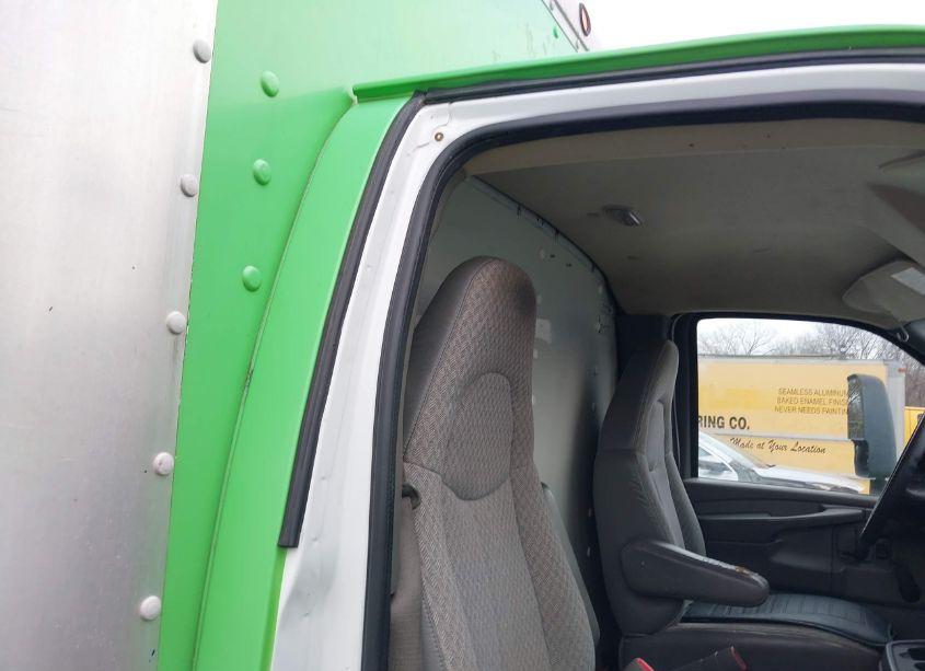 Photo 7 of 2007 Chevrolet Express CUTAWAY WORK VAN (VIN 1GBHG31VX71181787)