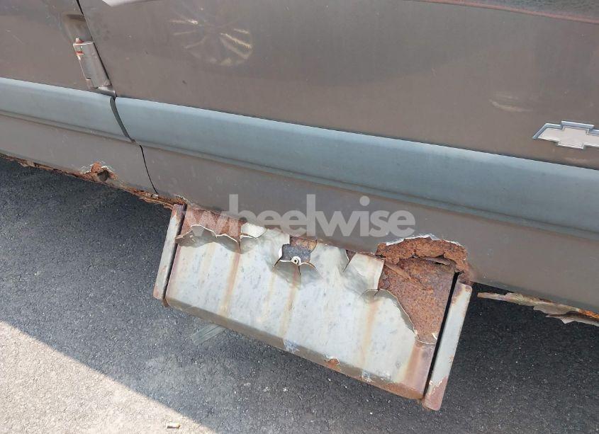 Photo 14 of 2001 Chevrolet Express (VIN 1GBHG39R111196645)