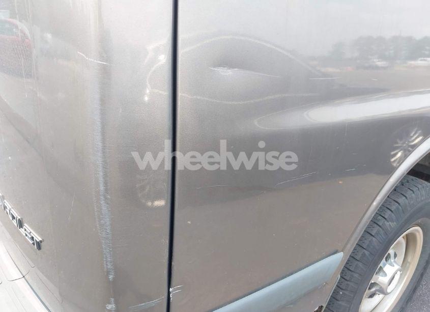 Photo 15 of 2001 Chevrolet Express (VIN 1GBHG39R111196645)
