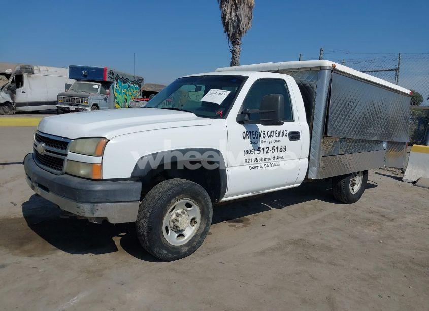 Photo 2 of 2007 Chevrolet Silverado 2500HD CLASSIC WORK TRUCK (VIN 1GBHK24U87E156598)