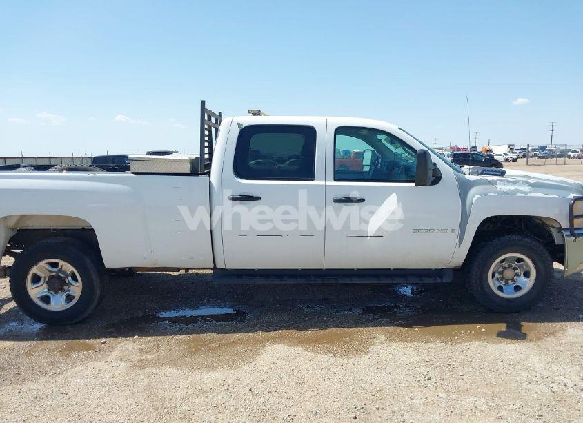 Photo 13 of 2009 Chevrolet Silverado 3500HD LT (VIN 1GBHK83699F159061)