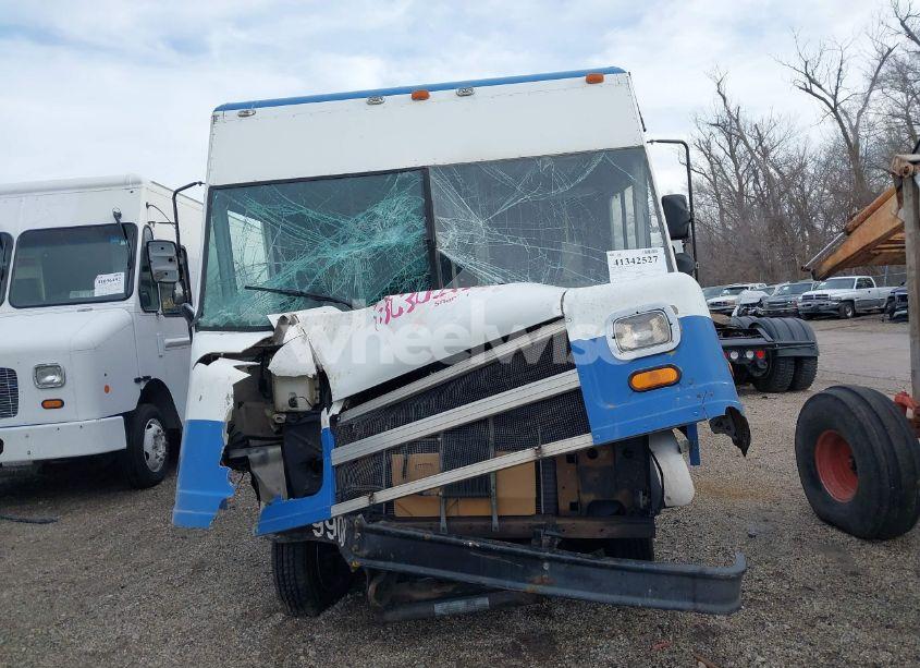 Photo 10 of 1999 Chevrolet F.c. (VIN 1GBHP32R6X3307908)