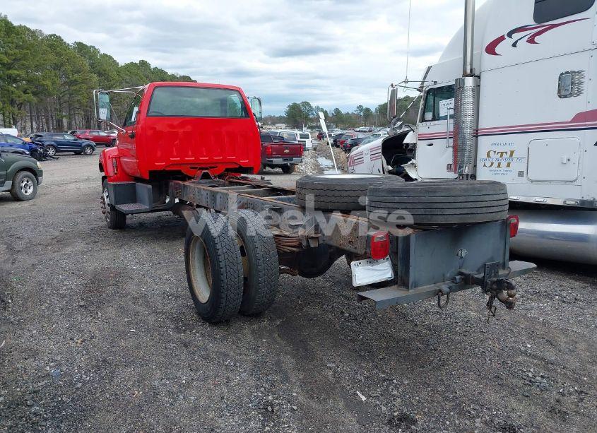 Photo 3 of 1998 Chevrolet C-series C7H042 (VIN 1GBJ7H1P5WJ113329)