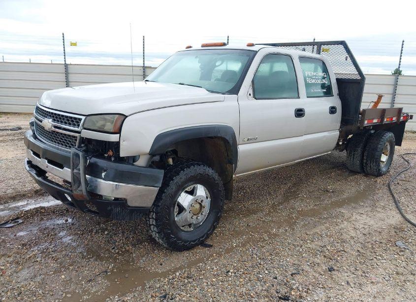 Photo 2 of 2007 Chevrolet Silverado C3500 (VIN 1GBJC33D07F161732)
