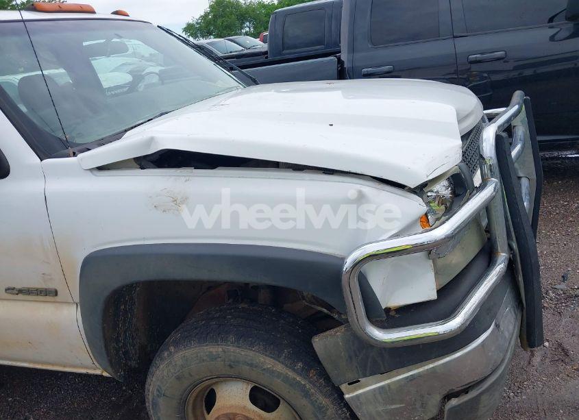 Photo 16 of 2003 Chevrolet Silverado C3500 (VIN 1GBJC33G93F171065)